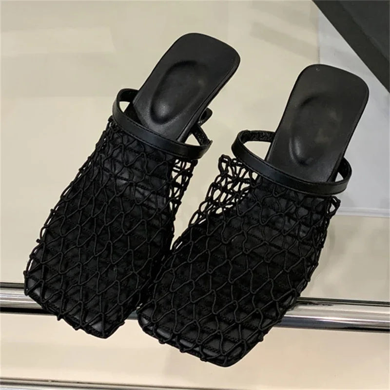 נעלי בוסית- קירה